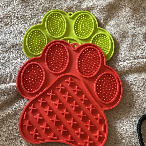 Lot Of 15 Dog Items - Harness, Collars, Treat Mats, Bandana, Puzzle, Toy More - Picture 7 of 13